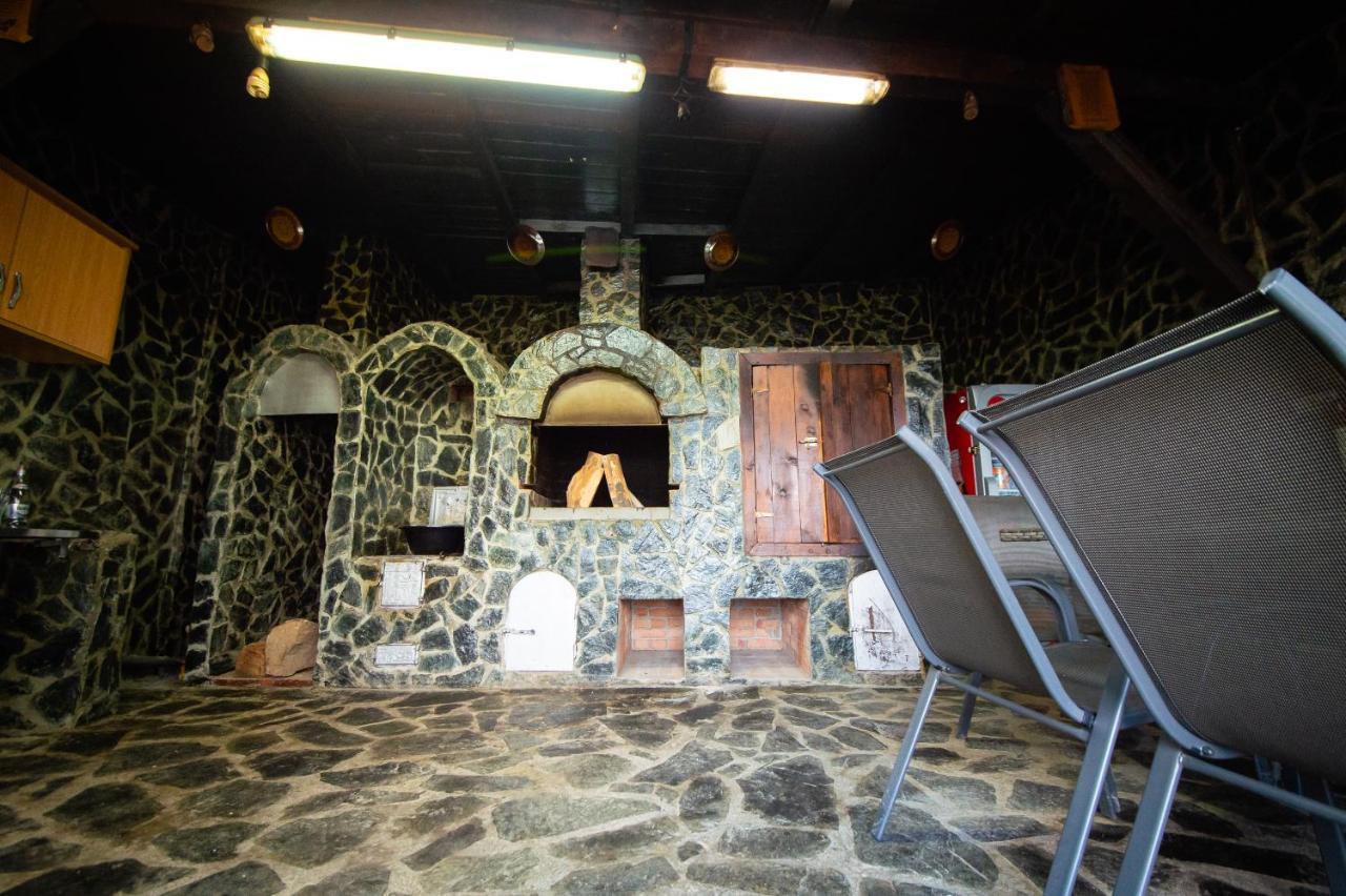 Casa Avram Villa Râmnicu Vâlcea Exterior foto