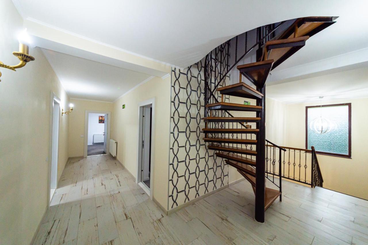 Casa Avram Villa Râmnicu Vâlcea Exterior foto